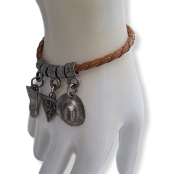GUESS VINTAGE COWGIRL THEMED FAUX LEATHER & PEWTER CHARMED BRACELET - Picture 3 of 8